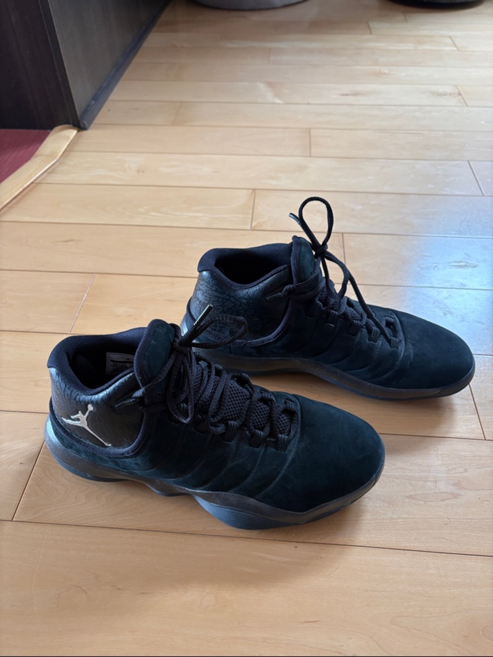 Jordan Men's All-Black Low-Profile Basketball Shoes